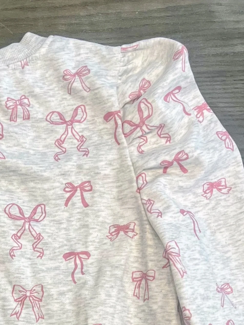 NEW Puffed-Sleeve Bow Sweatshirt in Grey/Pink